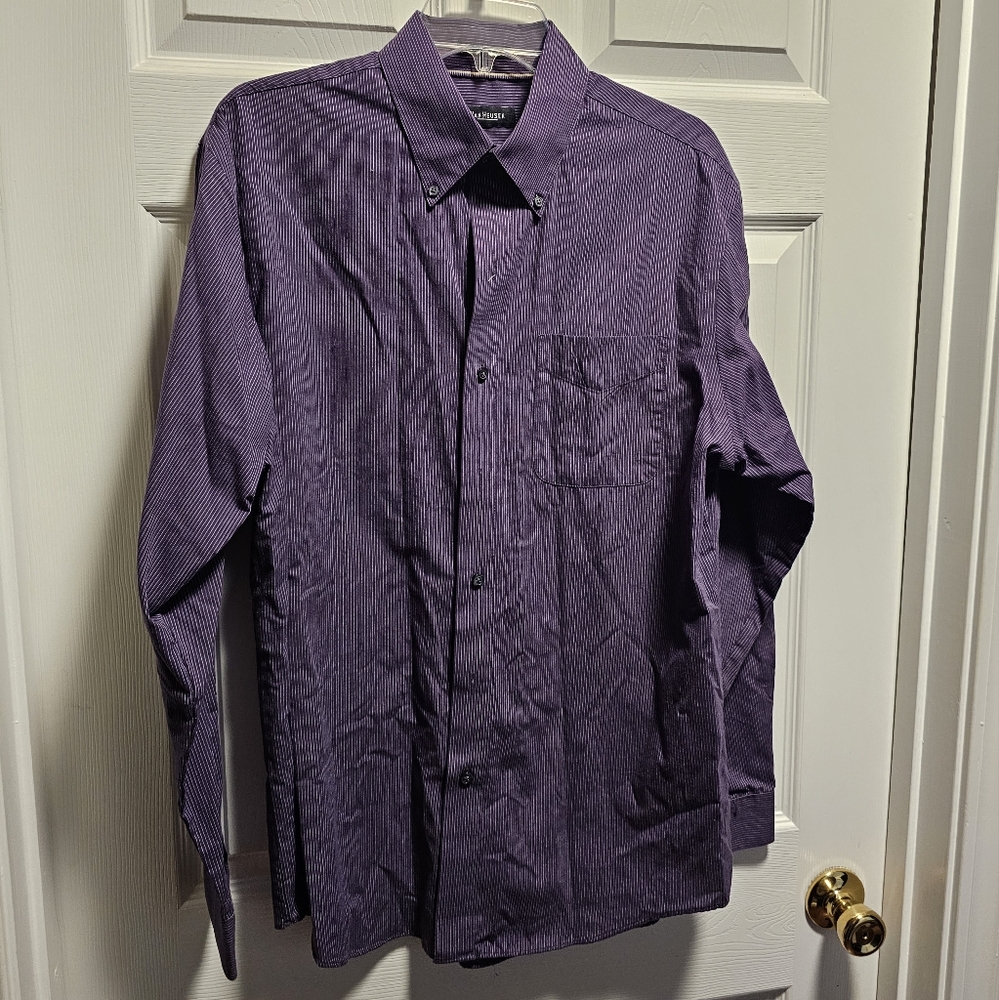 Van Heusen button up shirt